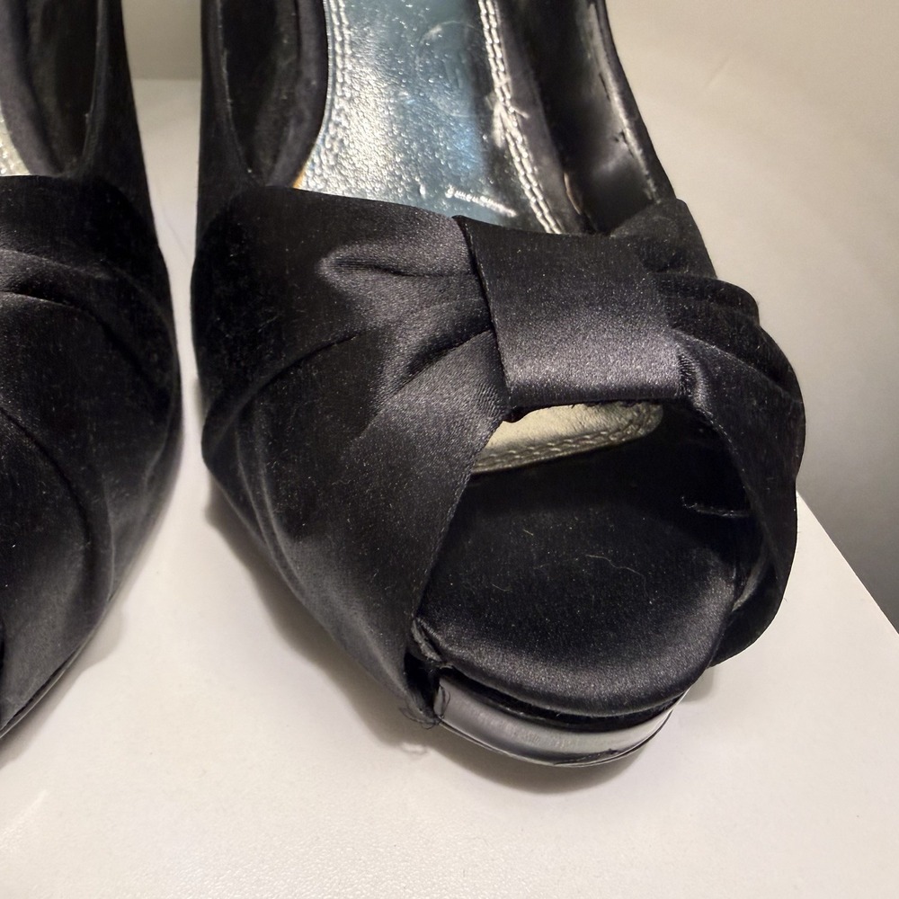 White House Black Market Sz 8 1/2 Black Satin Peep Toe Pumps. Good Condition!